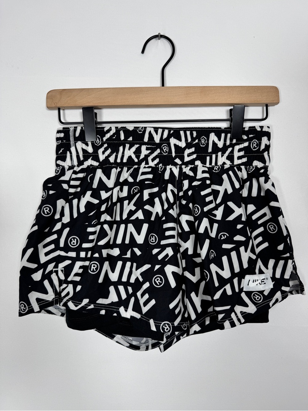 {Nike} "Tempo One Dri-Fit Loose" Black White Print Mid Rise Running Shorts WAS2